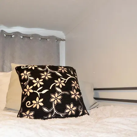 Apartment 2 Bed With Well Equipped Kitchen Perfect For Group Or Family *
